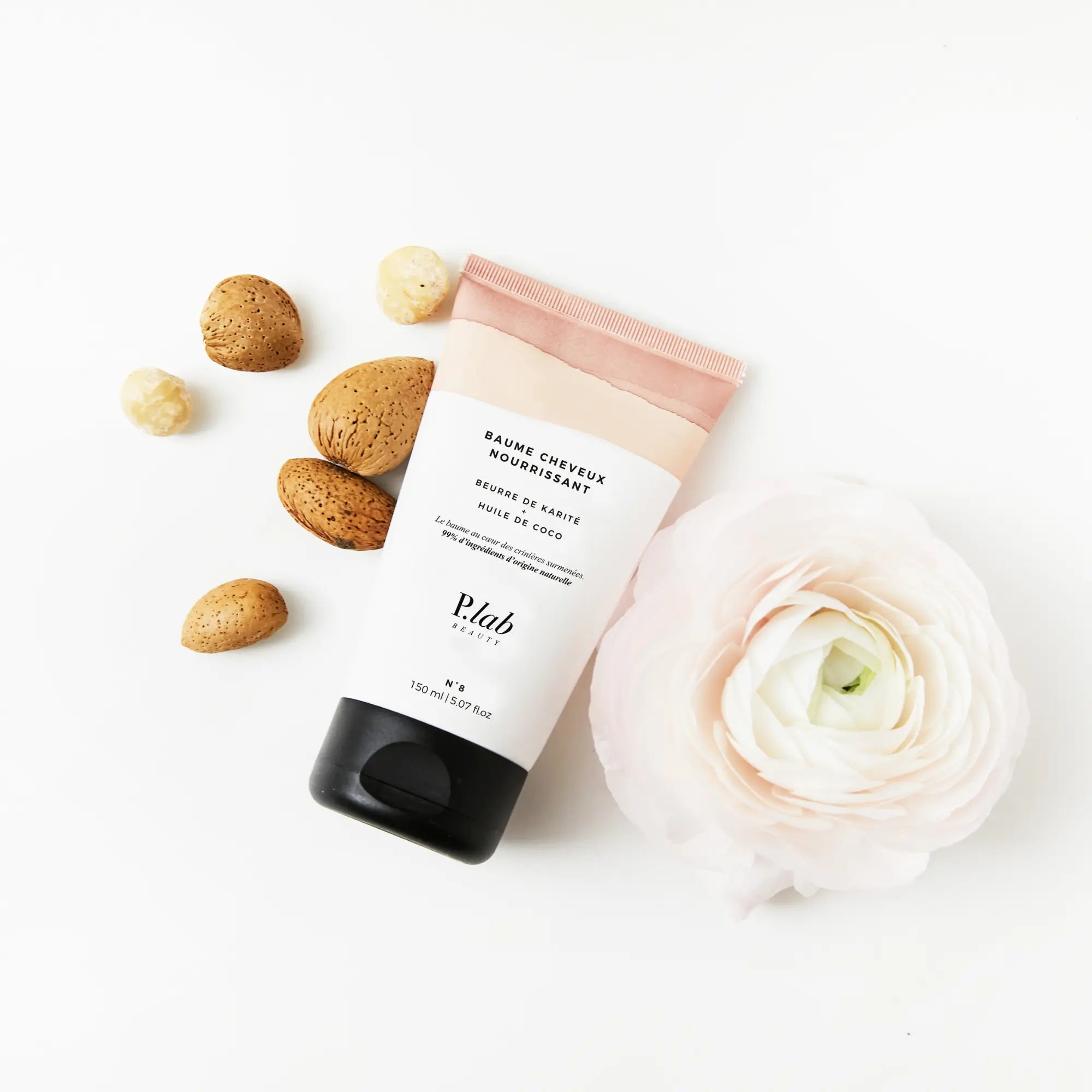 masque cheveux amandes fleur rose fond blanc