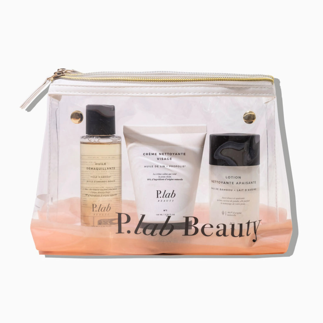 produits nettoyage visage dans pochette transparente fond blanc