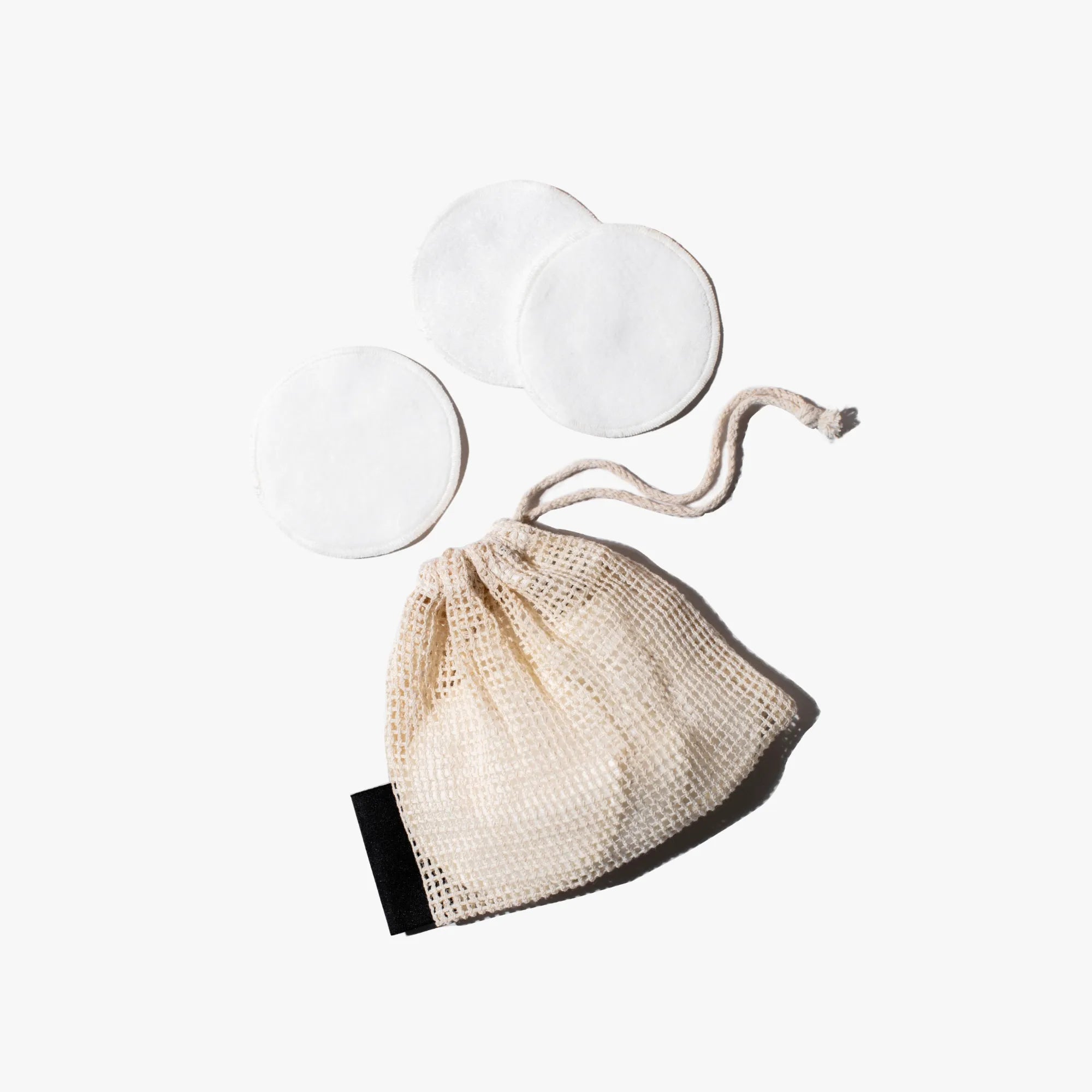 sachet cotons réutilisables fond blanc