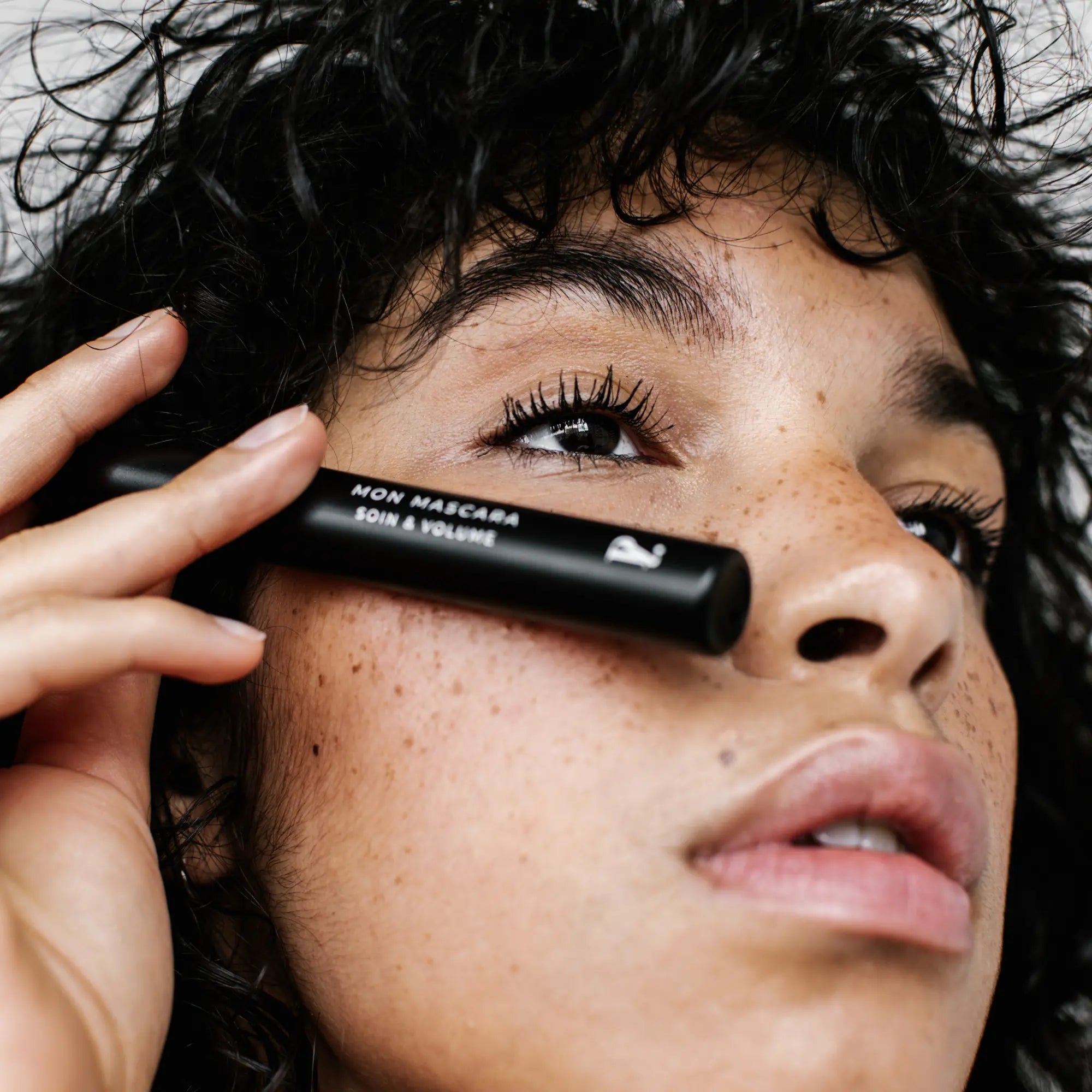 mascara posé sous oeil maquillé