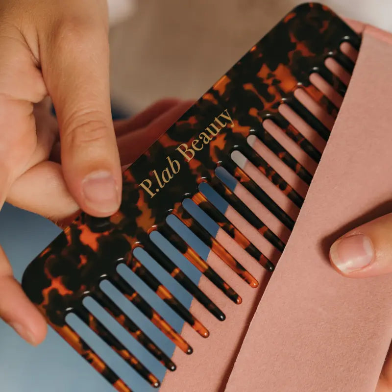 peigne cheveux sorti de son étui