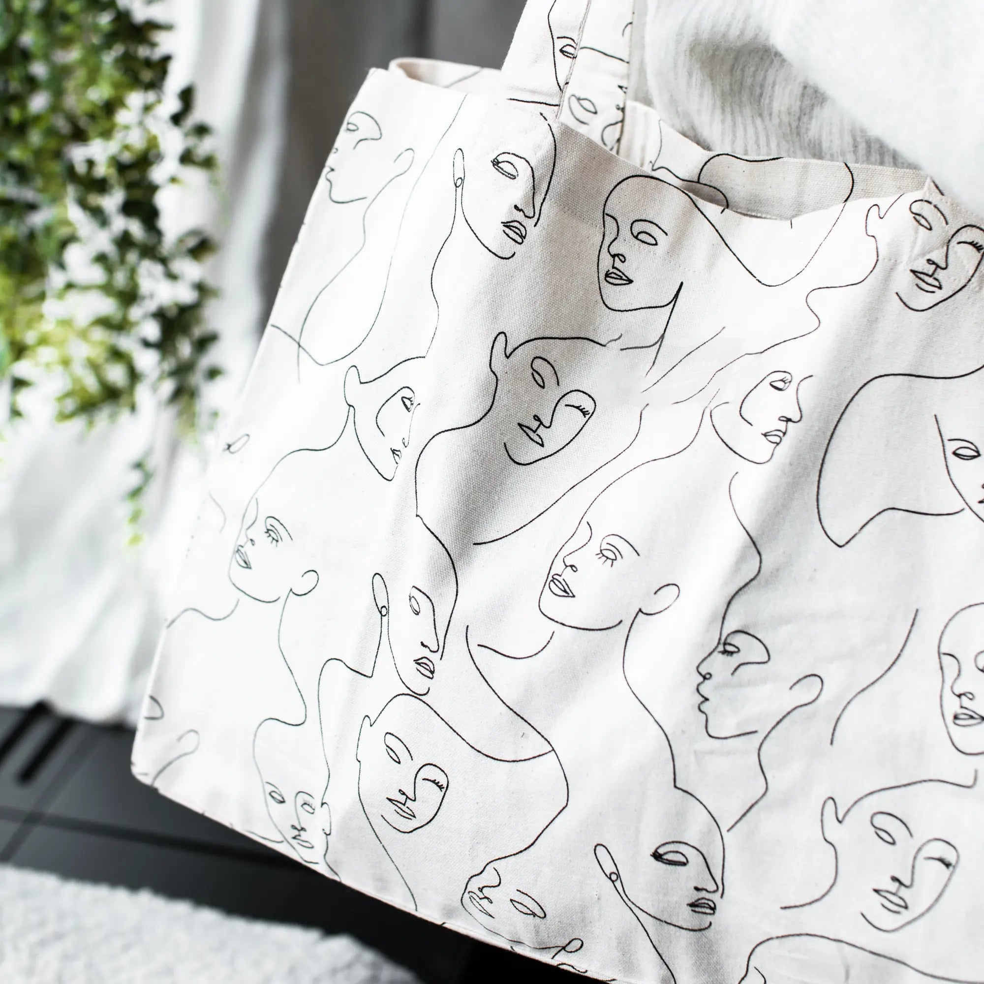 tote bag visages femmes zoomé